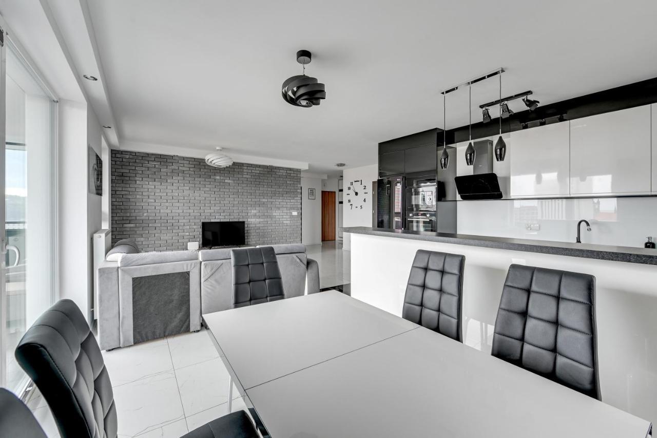 Grand Apartments - Luxury Apartment On The 11Th Floor With A View Of The Old Town Gdansk Exterior photo