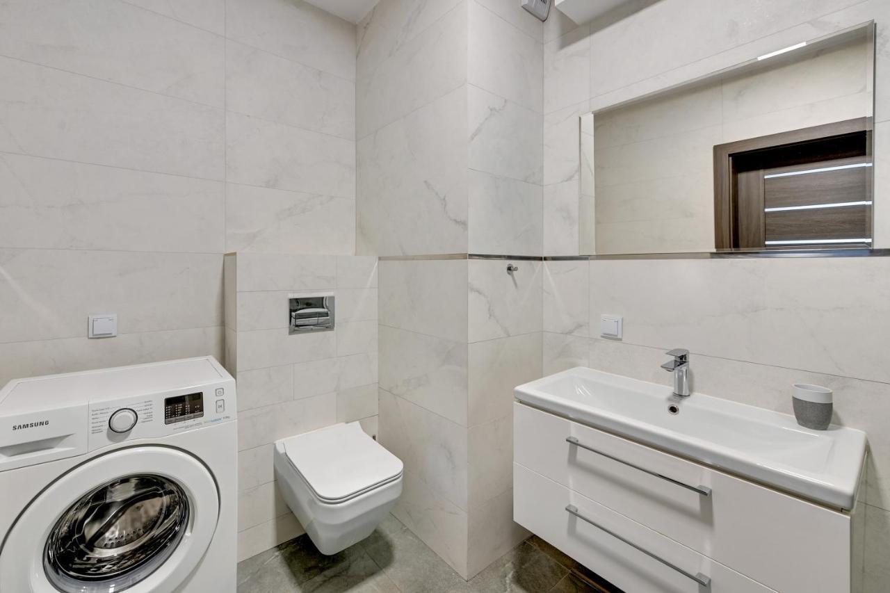 Grand Apartments - Luxury Apartment On The 11Th Floor With A View Of The Old Town Gdansk Exterior photo